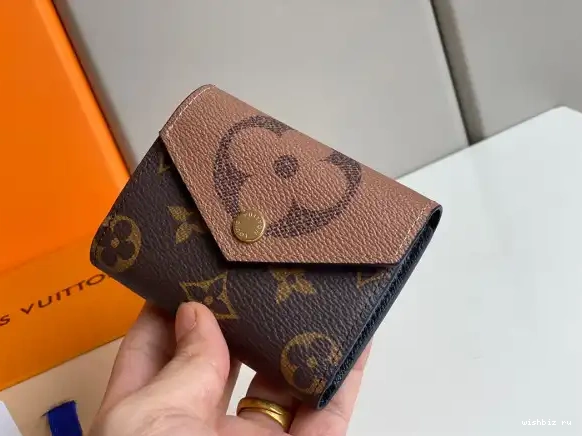 WIS ZOÉ VUITTON WALLET LOUIS 0618